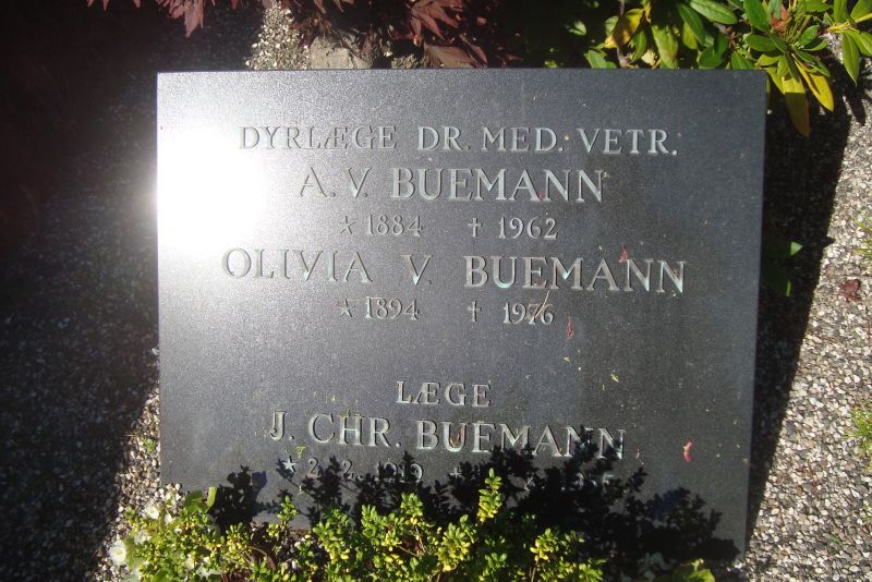 Olivia V. Buemann.JPG